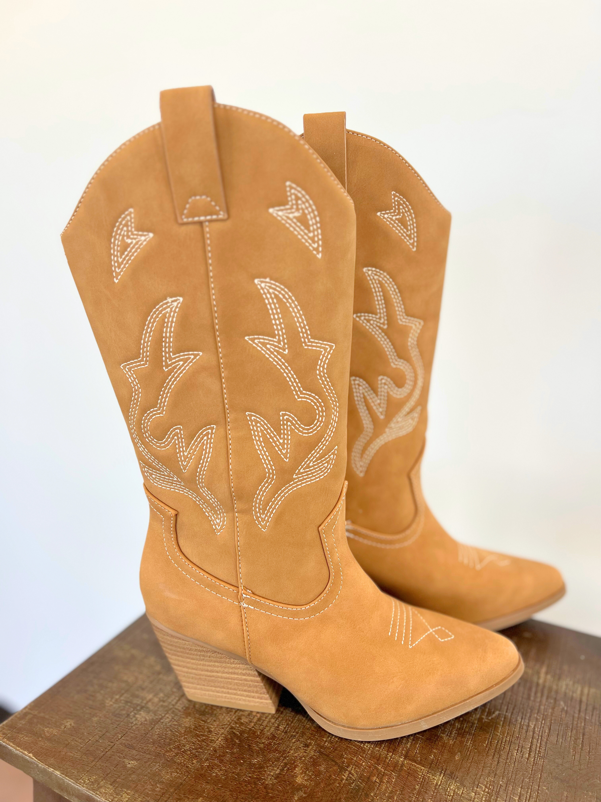The Waylon Embroidered Boots