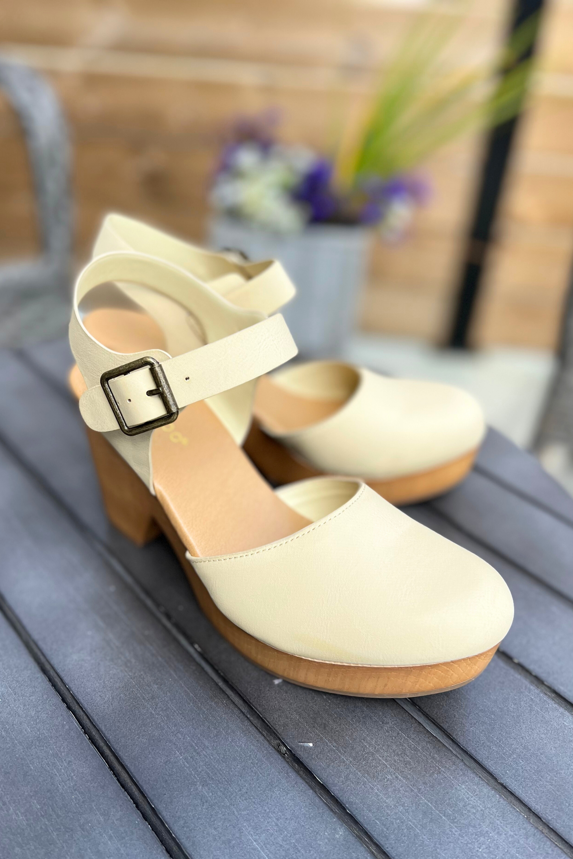 The Candace Clogs - Cream